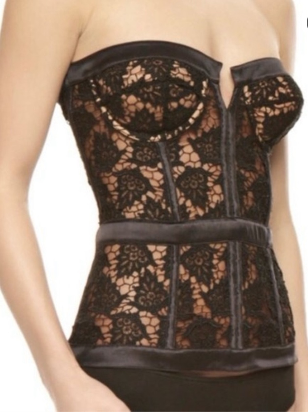 La Perla Lace Pattern Strapless Top
Size 2 cup B